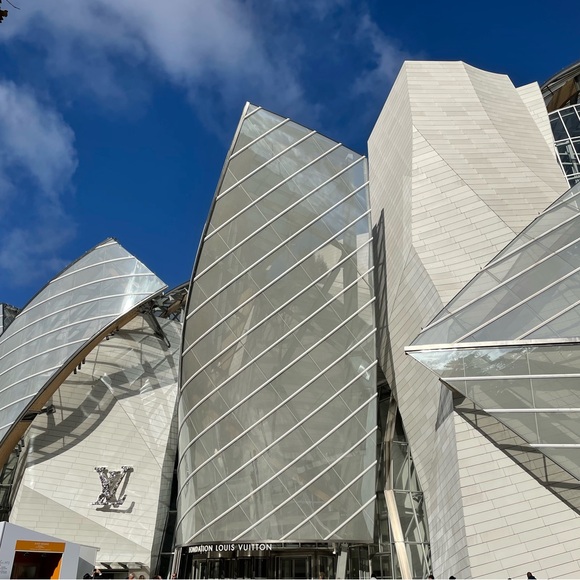 Fondation Louis Vuitton iconic polka dot round keychain - Picture 2 of 3